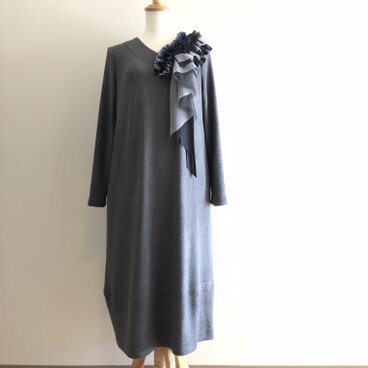 ニットのコクーンシルエットワンピース