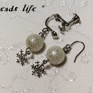 NO846◇雪の結晶とシュガーパール　8㎜　ホワイト　ｲﾔﾘﾝｸﾞorﾋﾟｱｽ