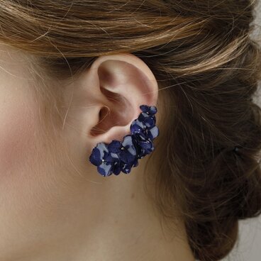 本物のお花のイヤーカフセット ネイビー