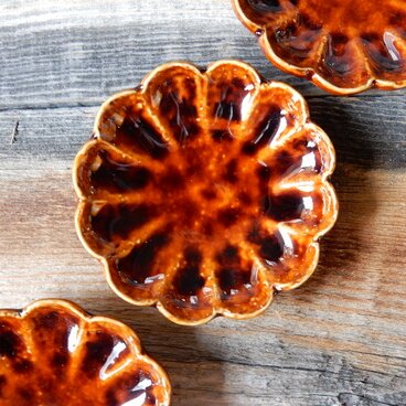 輪花小皿(アメ色)