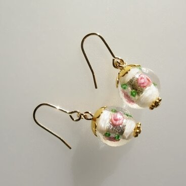 ロココ調＊エレガント薔薇柄ピアス．＊・