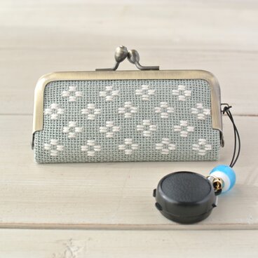 こぎん刺しの印鑑ケース　水浅葱×白