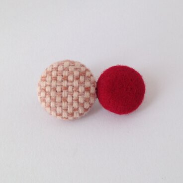 accent color ブローチ  aaa