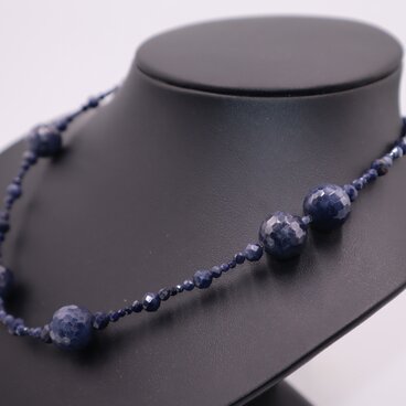 【鑑別書付き】天然サファイアネックレス 大玉