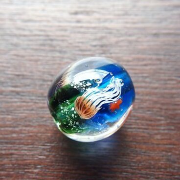 とんぼ玉　赤海月　deep sea　16