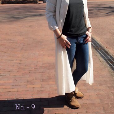 ピンタックギャザーの前開きワンピース