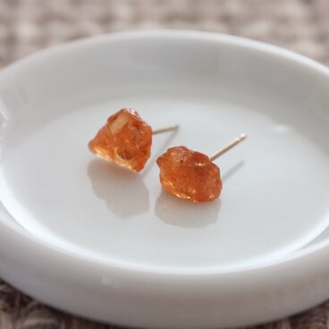 k14gf-マンダリンガーネットの原石ピアス