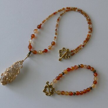 ゴールドルチル　ネックレス