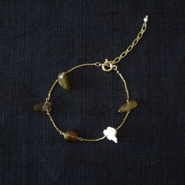 天然石と珊瑚のアンサンブルブレスレット