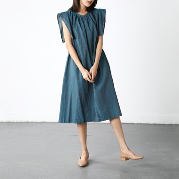 夏に似合う 濃い緑ノースリーブワンピース 綿麻生地