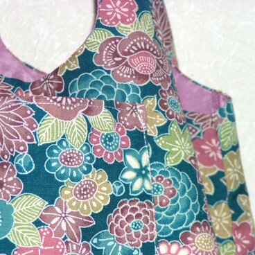 リメイクバッグ　リバーシブルにも　スクエア底で容量多く