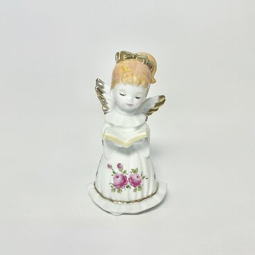 バラの天使の聖書のオーナメント