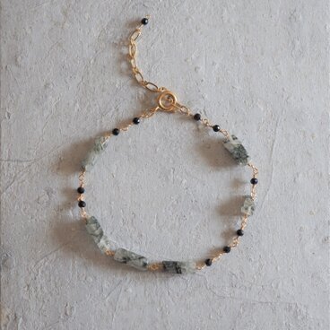 トルマリンクオーツとブラックスピネルのブレスレット