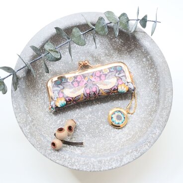 リバティ[ストロベリーシーフ]のがま口印鑑ケース メタル朱肉付き