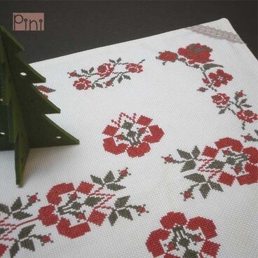 ★華やか★東欧柄テーブルクロス