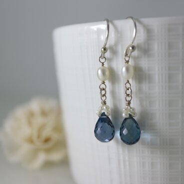 ロンドンブルートパーズのプリンセスピアス／イヤリング　 sterling silver