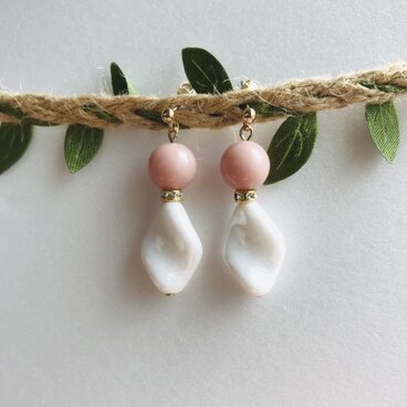 ドイツ製ビーズのやわらかピアス