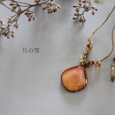 フュージングガラスネックレス　－オレンジ－　　　　　