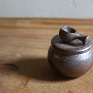 小さな塩壺 （スプーン付）