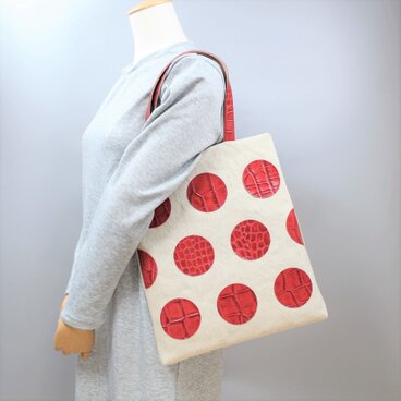 革のドットバッグ　ワニ型押しレッド