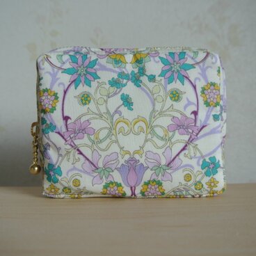 ポーチ（花柄）