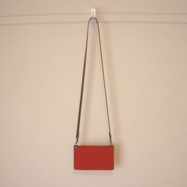 スマホポシェット：レッド