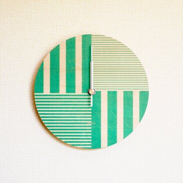 落ち着いた時間が流れる時計_木製［掛け時計］B02_Green