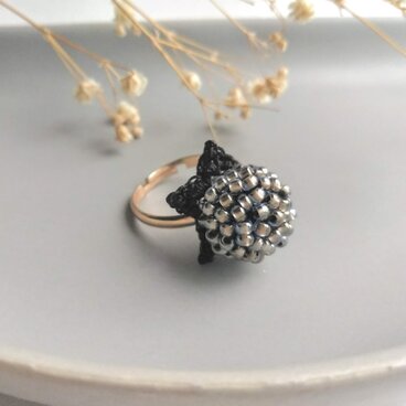 山野草のリング　-wild strawberry- midnight black]