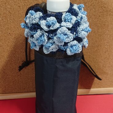 お花飾りのペットボトルカバー