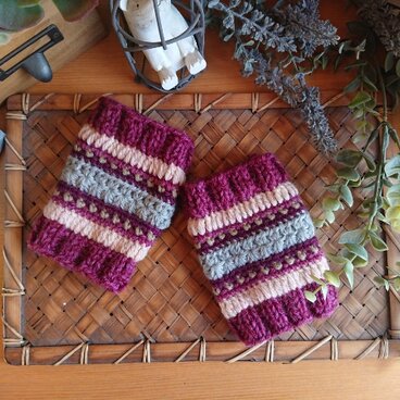 【受注制作】★NEW★かぎ針模様のリストウォーマー