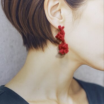 赤い実のピアスorイヤリング