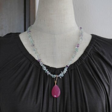 天然石*フローライトとベリークォーツのネックレス