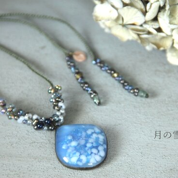 花吹雪ネックレス　ー　グレー　ー　　　