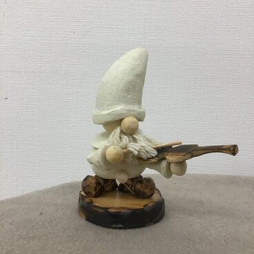 トムテ　オフホワイト(サイズ中)