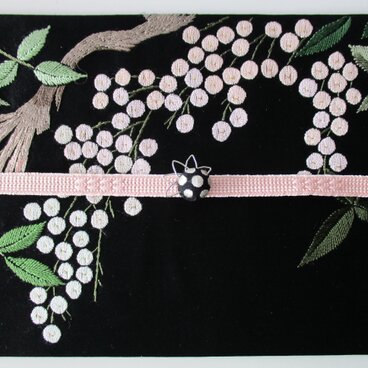 水玉　帯留め　黒×白ベージュ色