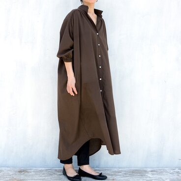 変形スタンドカラーコットンプリマワンピース（ブラウン）