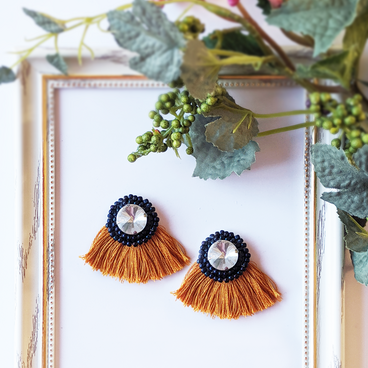 ビーズ×フリンジ【ピアス/イヤリング】kirakira ブラウン