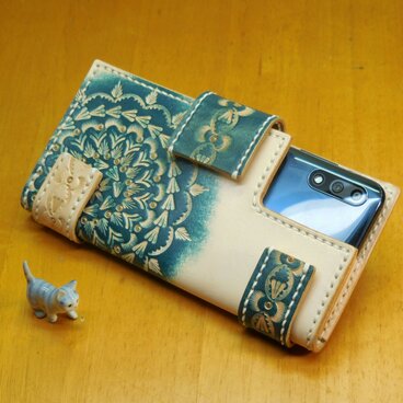 ヌメ革のスマホベルトポーチ