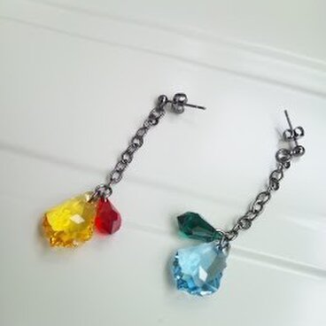 オーダーメイド品　フランの羽ピアス