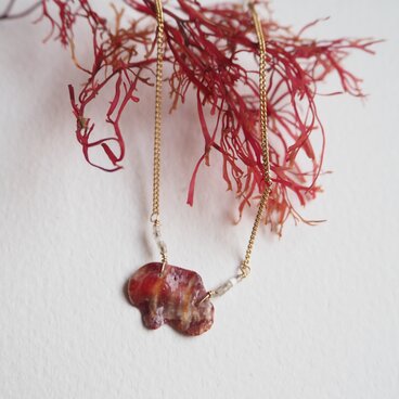 Shell drop necklace