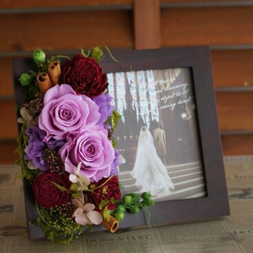 フォトフレーム付プリザーブドフラワーアレンジ
