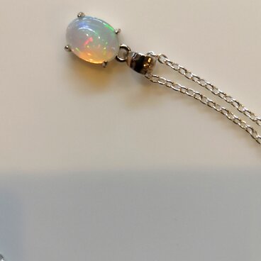 定形外郵便送料無料！エチオピア産オパールのシルバーネックレス