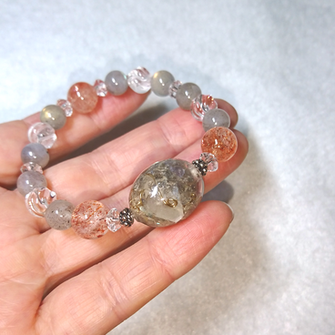 否定的な波動を寄せ付けない　オルゴナイトのブレスレット