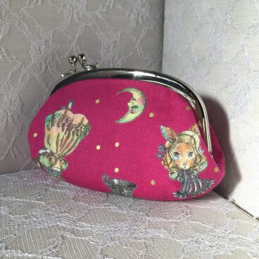 大人可愛い　くし型がま口ポーチ【フランボワーズ】