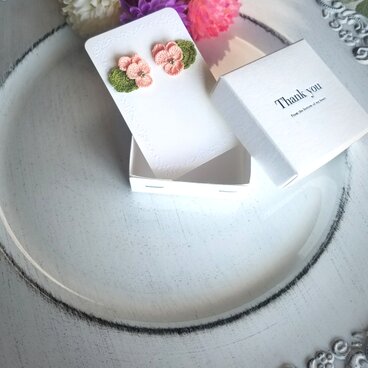 手編み　春待ちパンジーのピアス