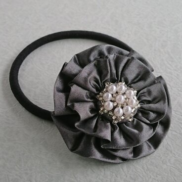 グレータフタとパール＊お花のヘアゴム