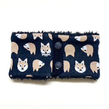 【即納可能】ボタンタイプ☆キッズサイズ☆柴犬柄(黒色)＋ふわふわプードルファーのネックウォーマー