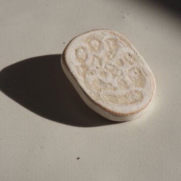 タモの木のブローチ　ー 樹 ー