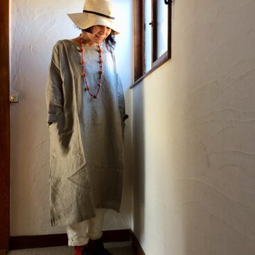 ストライプリネン１００　ビックポケットワンピース　生成りベージュ×ブラック