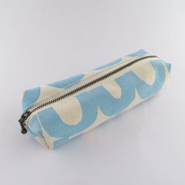 ハンドプリントcanvasペンケース　水色